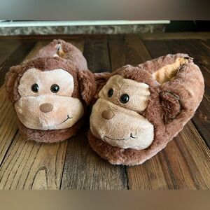 UNBRANDED • monkey plush slippers youth adult size 5-6 brown soft warm animal